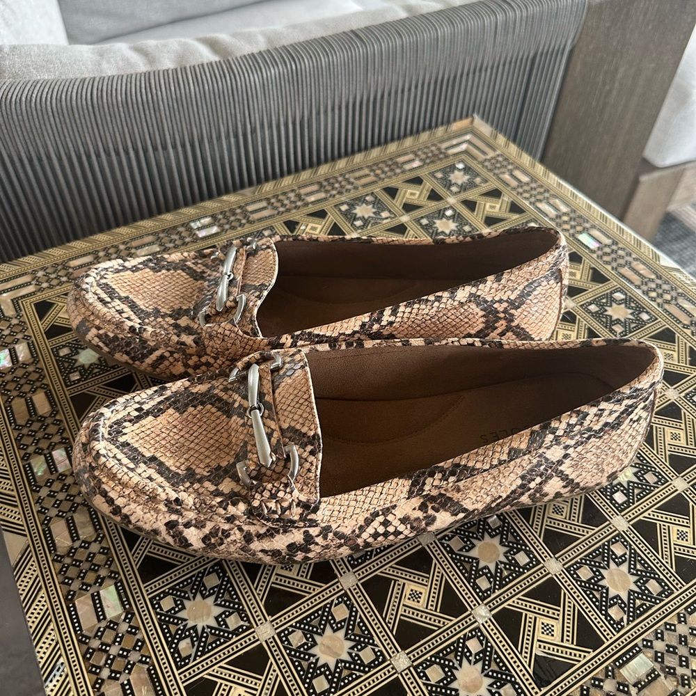 Aerosoles Day Driver Loafer, Beige Snake Skin 8.5